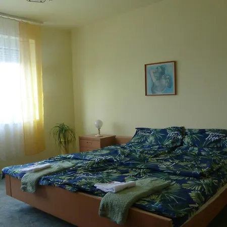 Apartment Labdarozsa Apartmanhouse Fonyod