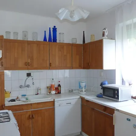 Labdarozsa Apartmanhouse Apartment
