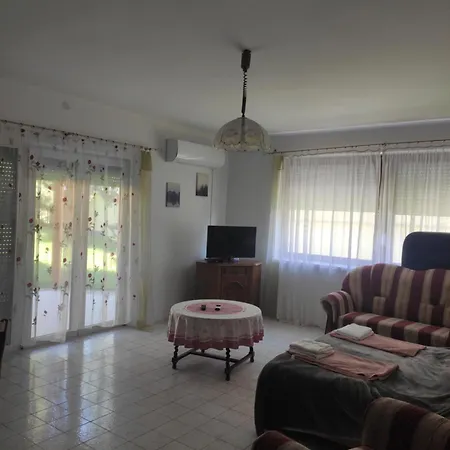 Apartman Labdarozsa Apartmanhouse